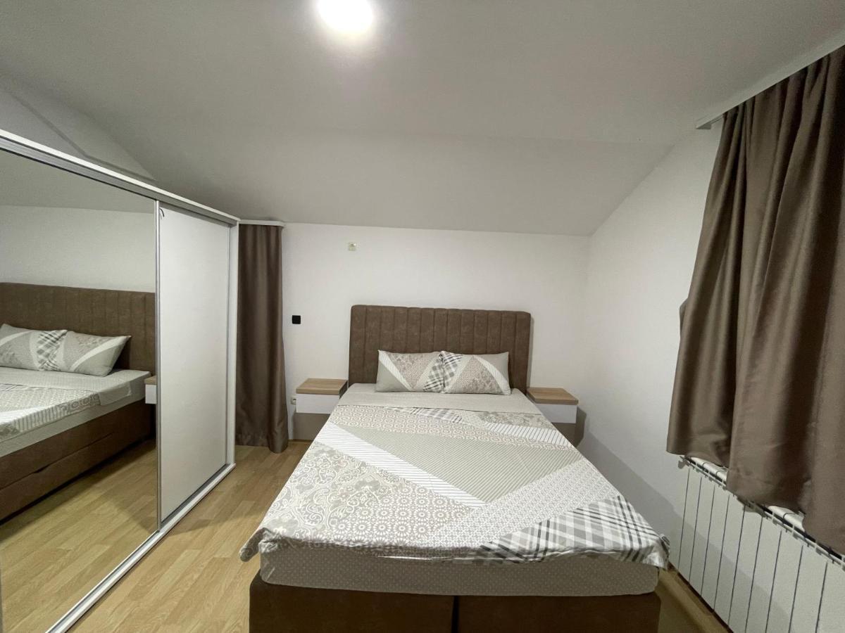Hotel Royal Garden Niksic ภายนอก รูปภาพ