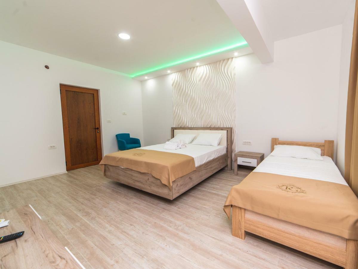 Hotel Royal Garden Niksic ภายนอก รูปภาพ