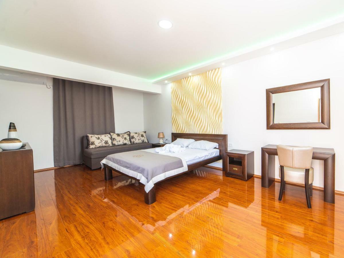 Hotel Royal Garden Niksic ภายนอก รูปภาพ