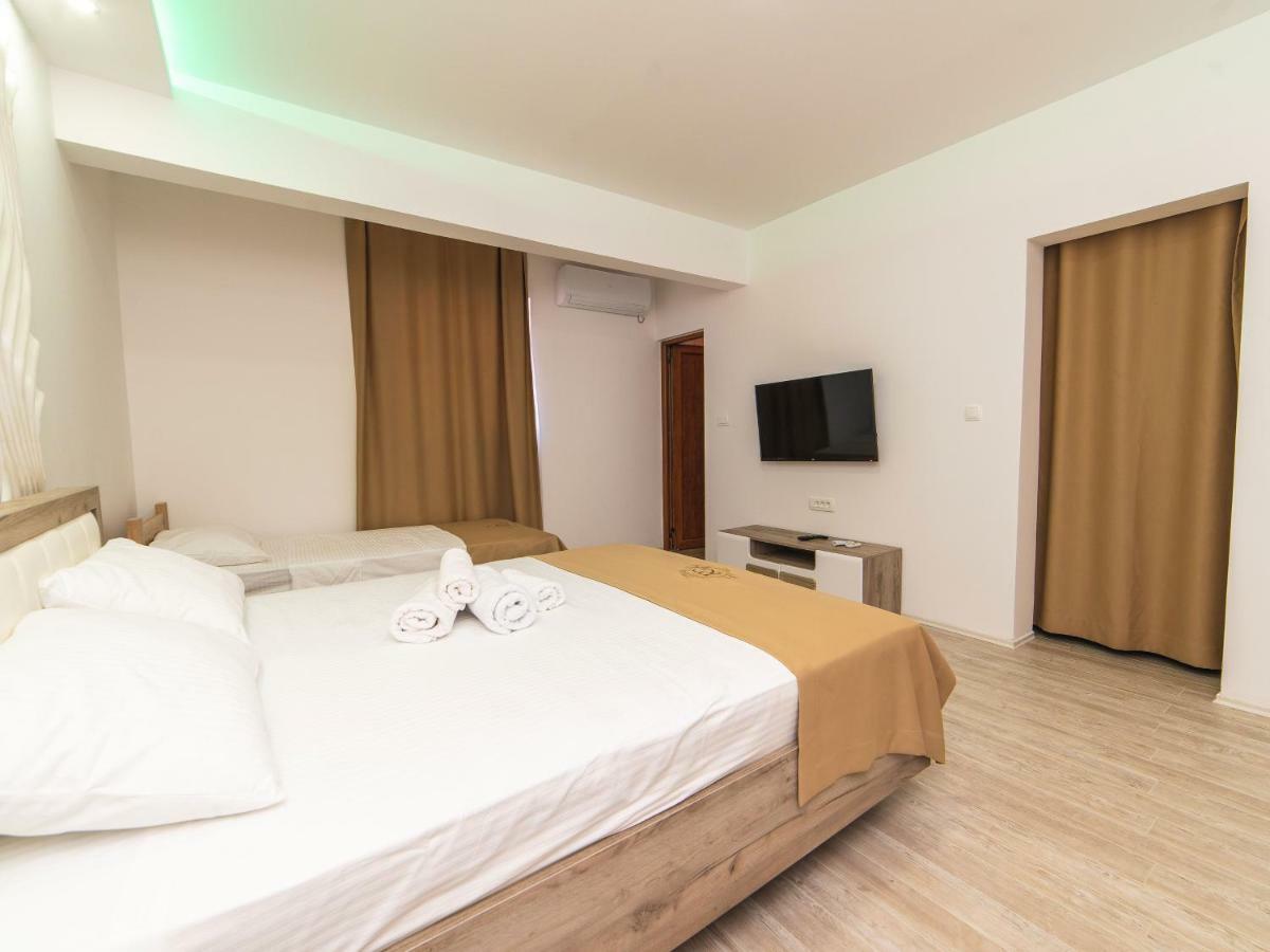 Hotel Royal Garden Niksic ภายนอก รูปภาพ