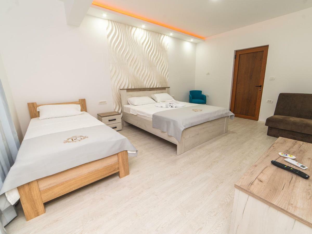 Hotel Royal Garden Niksic ภายนอก รูปภาพ