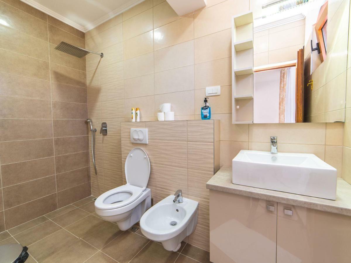 Hotel Royal Garden Niksic ภายนอก รูปภาพ