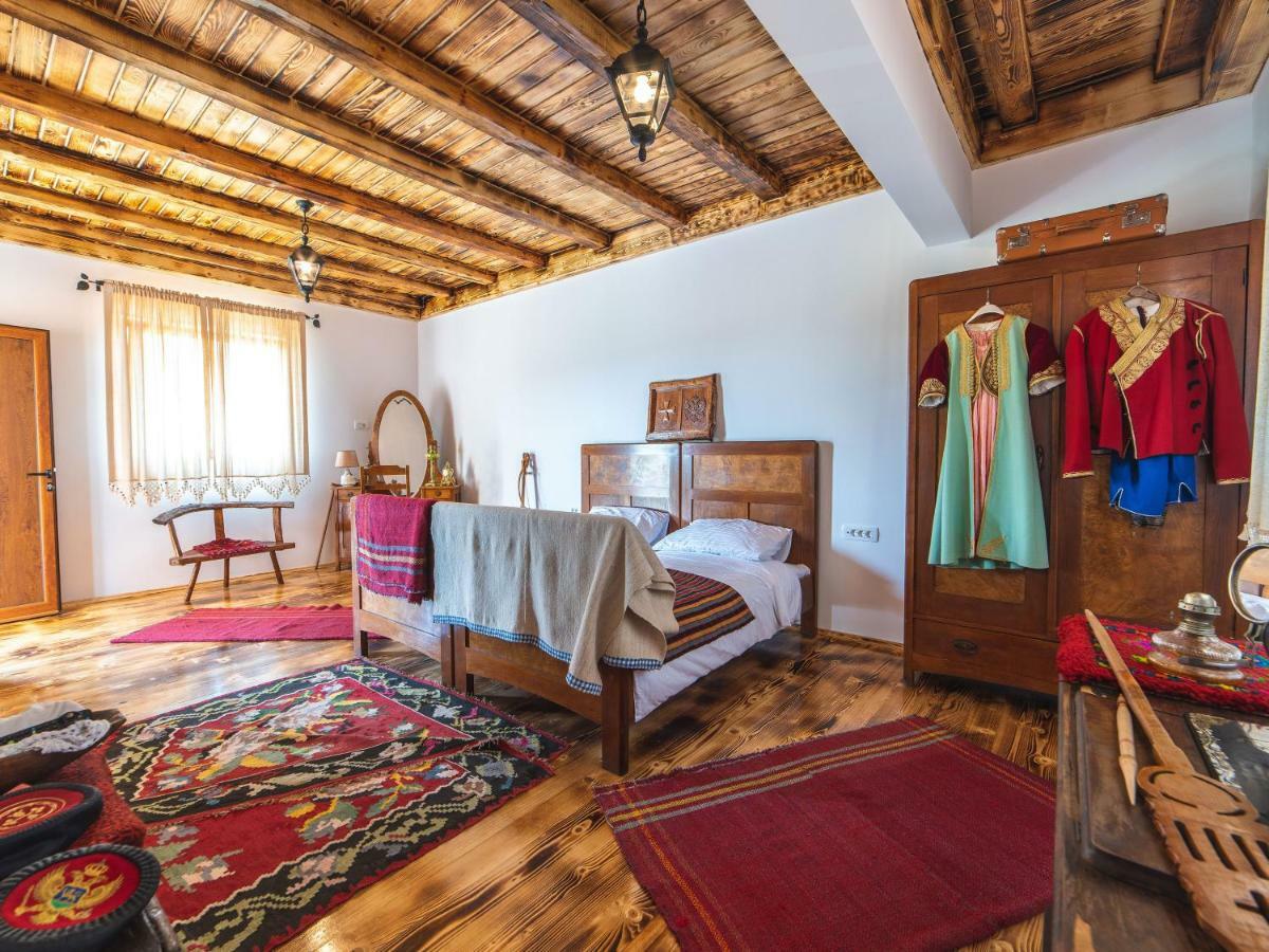 Hotel Royal Garden Niksic ภายนอก รูปภาพ