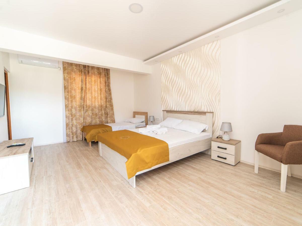 Hotel Royal Garden Niksic ภายนอก รูปภาพ